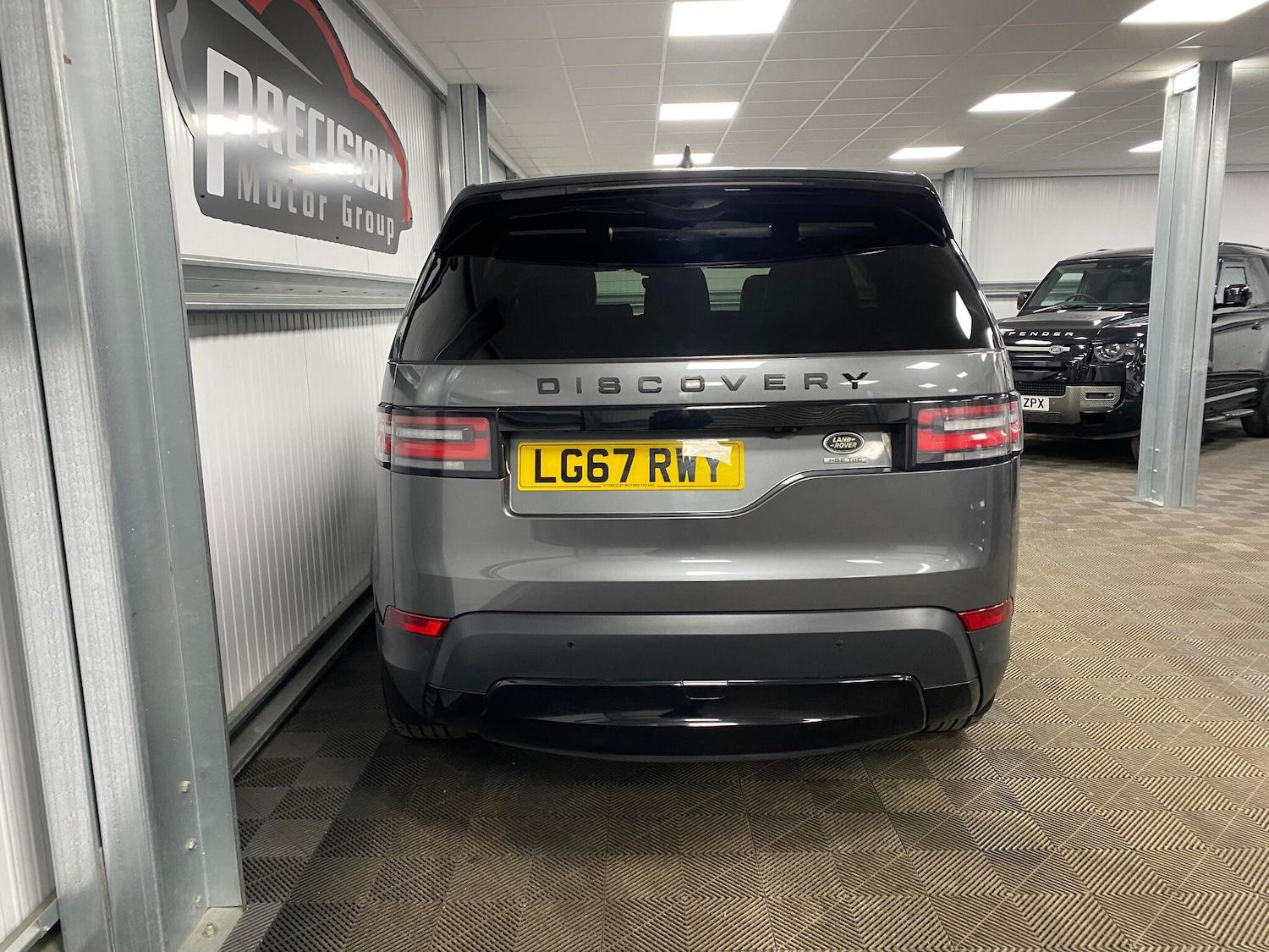 Used Land Rover Discovery 2017 for sale - 77163639: Photo 22