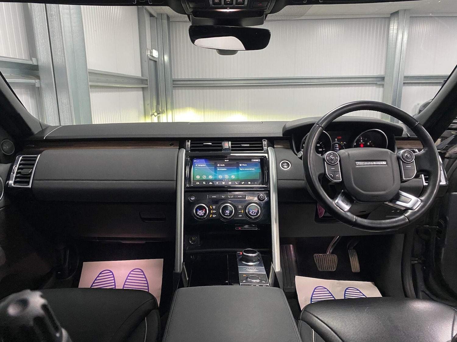 Used Land Rover Discovery 2017 for sale - 77163639: Photo 32