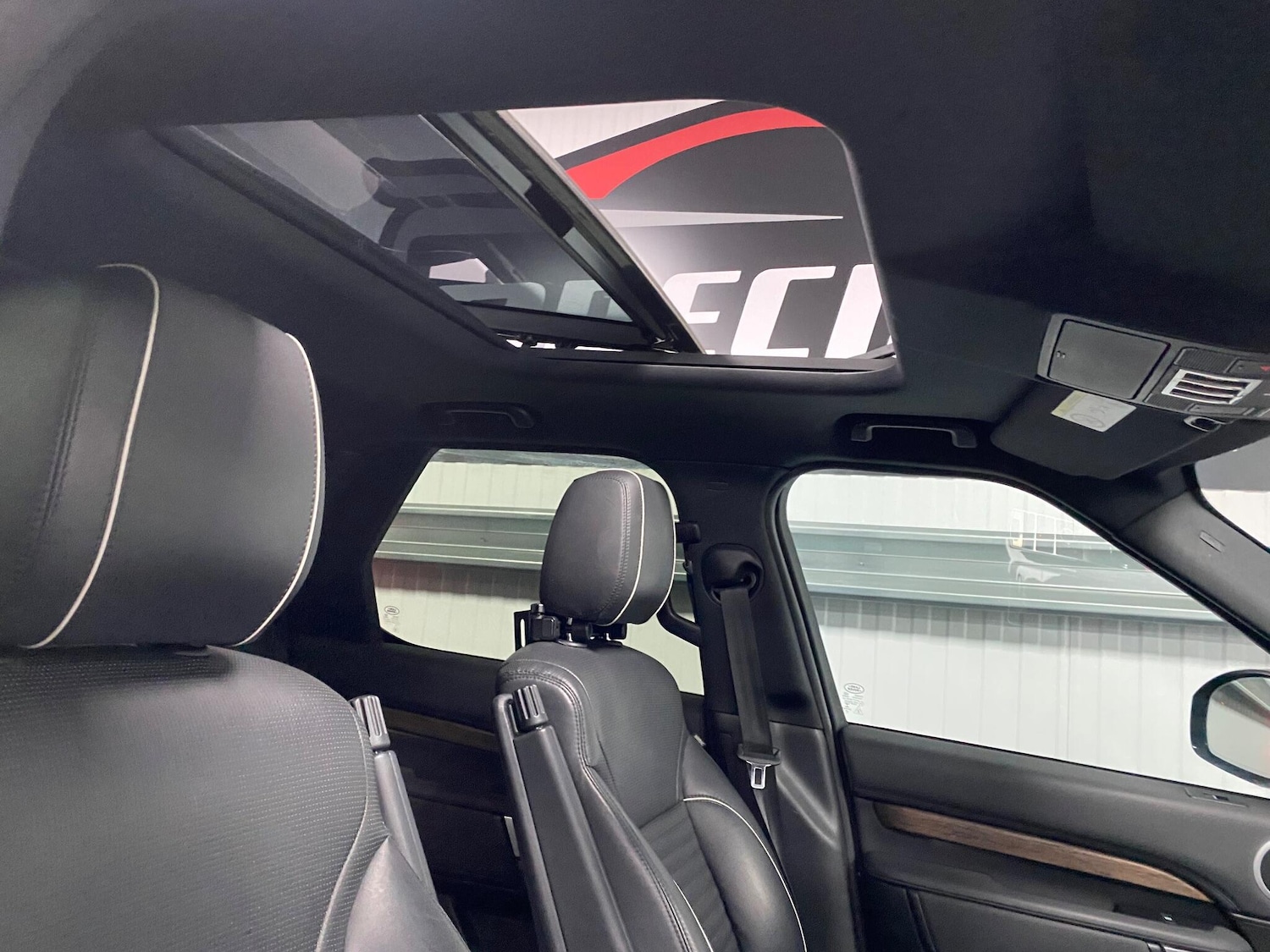 Used Land Rover Discovery 2017 for sale - 77163639: Photo 37