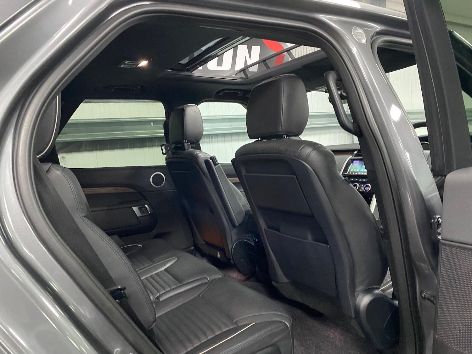 Used Land Rover Discovery 2017 for sale - 77163639: Photo 38