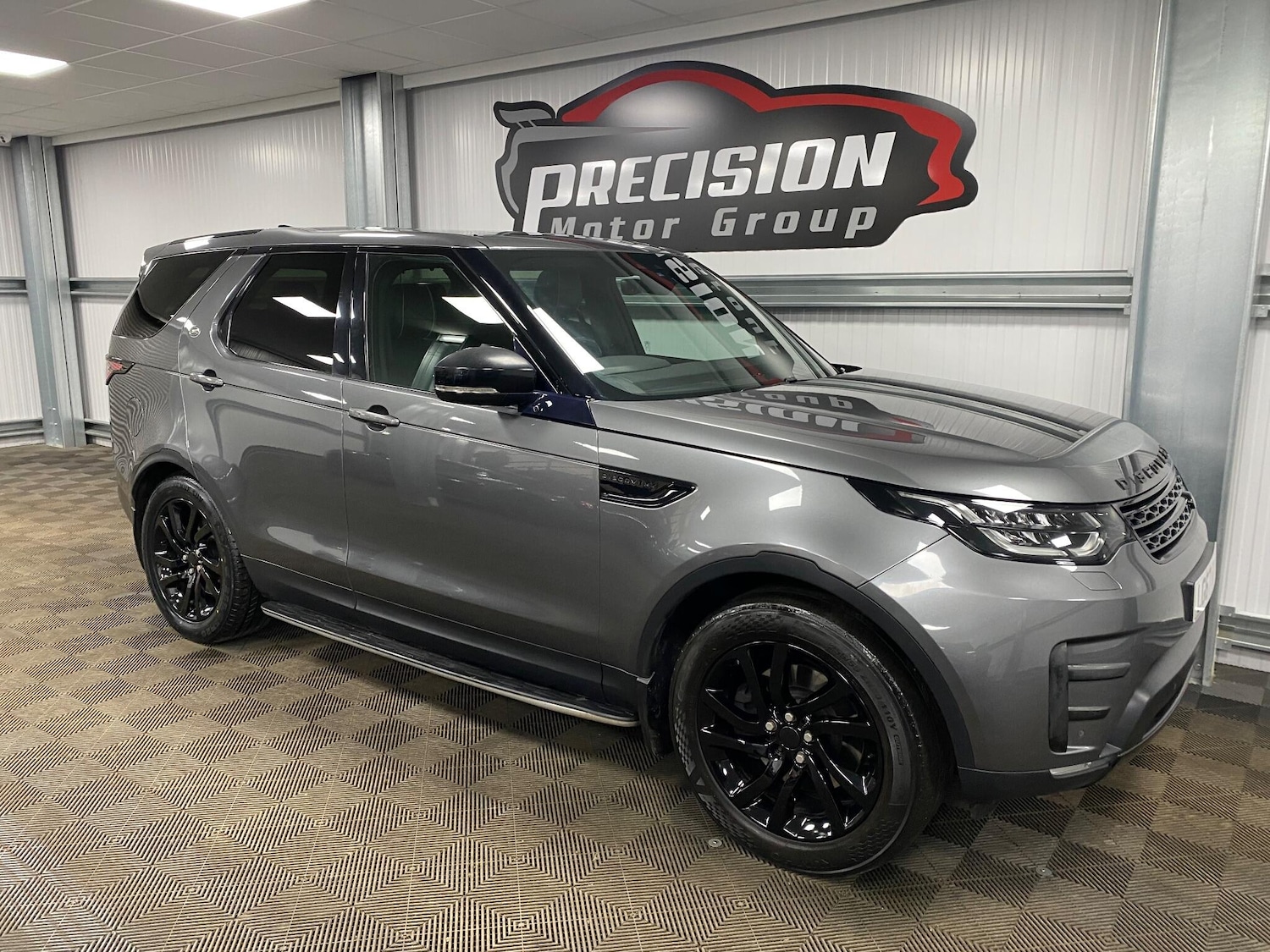 Used Land Rover Discovery 2017 for sale - 77163639: Photo 4