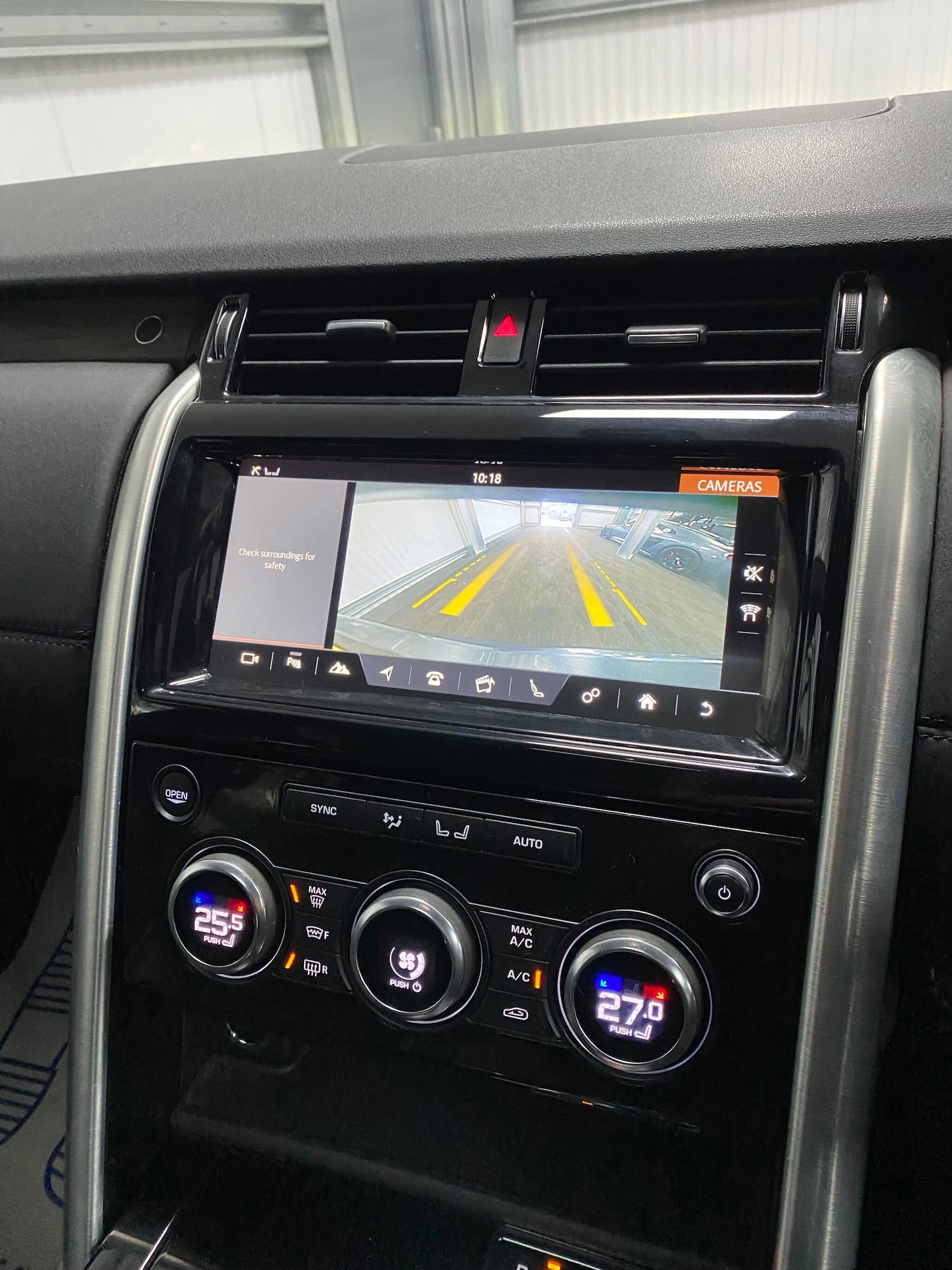 Used Land Rover Discovery 2017 for sale - 77163639: Photo 41