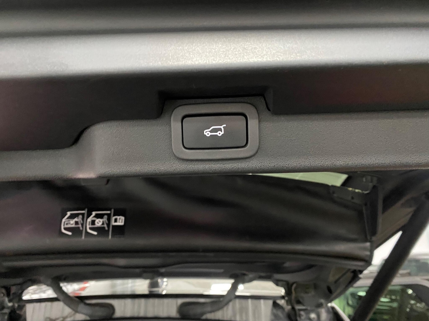 Used Land Rover Discovery 2017 for sale - 77163639: Photo 48