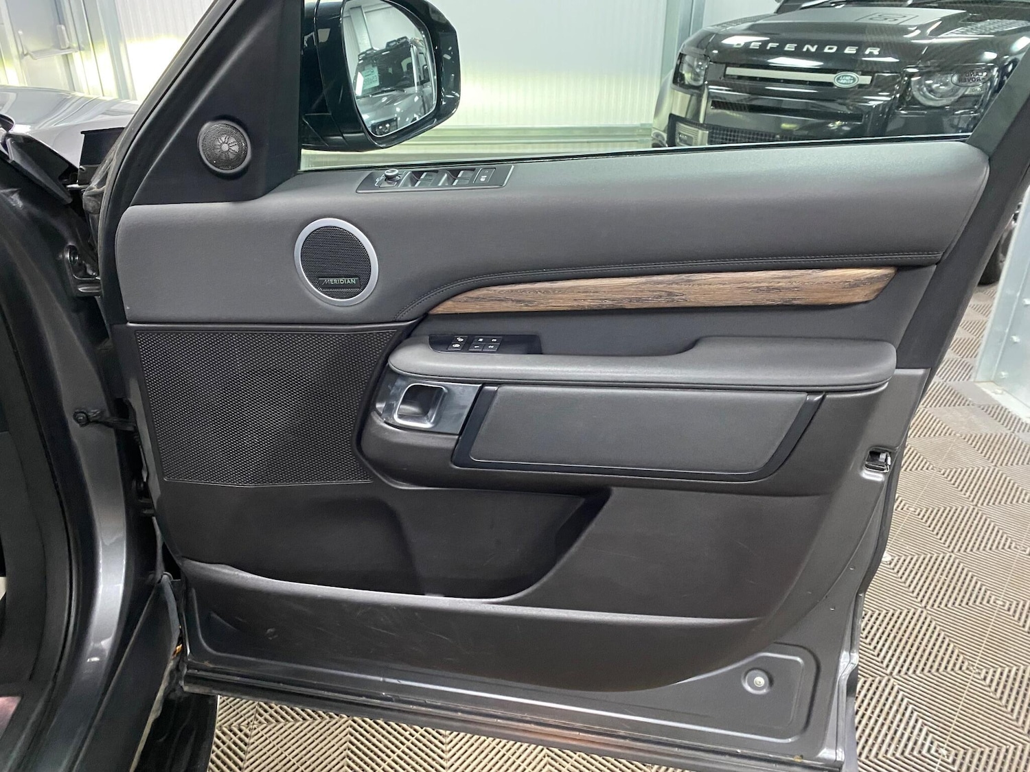 Used Land Rover Discovery 2017 for sale - 77163639: Photo 49