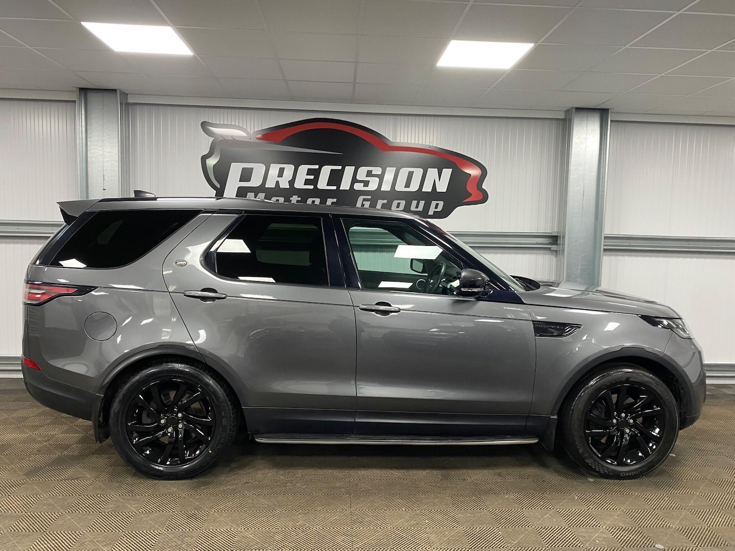 Used Land Rover Discovery 2017 for sale - 77163639: Photo 6