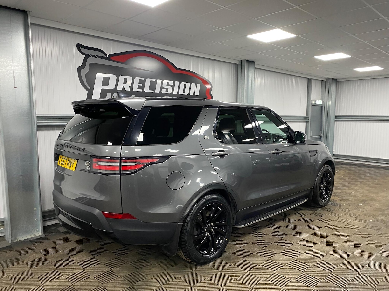 Used Land Rover Discovery 2017 for sale - 77163639: Photo 8