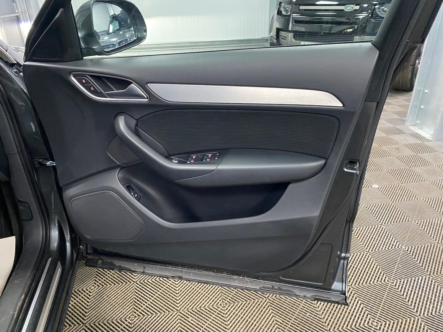 Used Audi Q3 for sale - 77229342: Photo 44