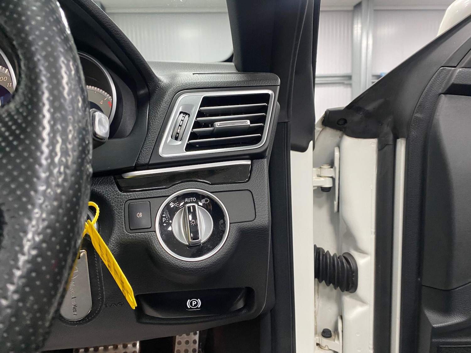 Used Mercedes-Benz E Class 2014 for sale - 76658774: Photo 36