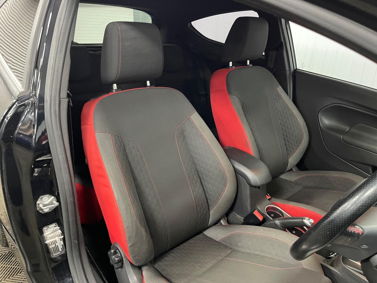 Used Ford Fiesta 2017 for sale - 77892288: Photo 33