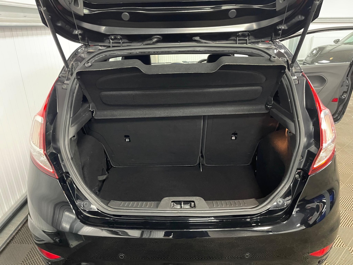 Used Ford Fiesta 2017 for sale - 77892288: Photo 42