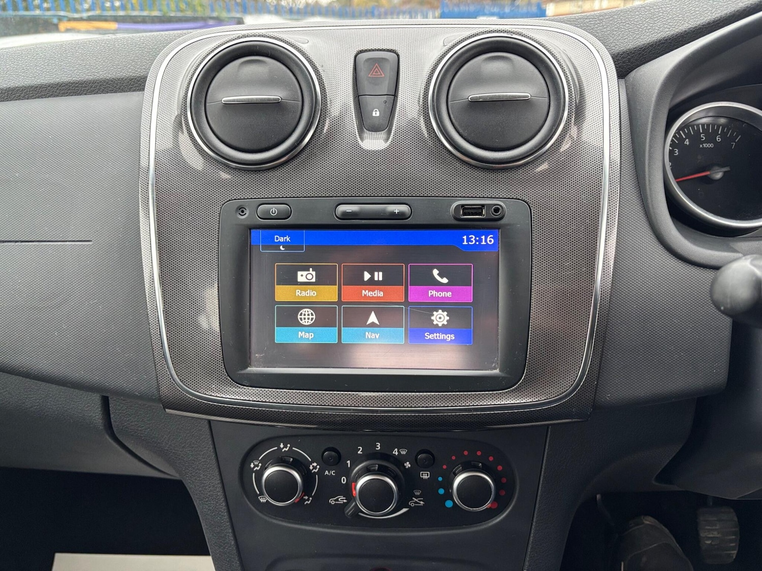 Used Dacia Sandero Stepway for sale - 76527993: Photo 11