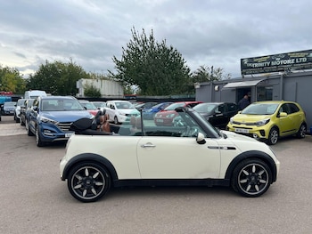 Used MINI Convertible 2007 for sale - 76042404: Photo