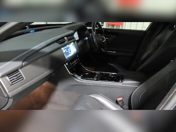 Used Jaguar XF 2016 for sale - 76964609: Photo