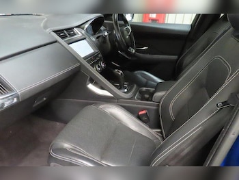 Used Jaguar E-Pace 2020 for sale - 76422805: Photo