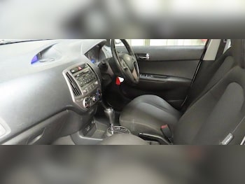 Used Hyundai i20 2013 for sale - 78843350: Photo