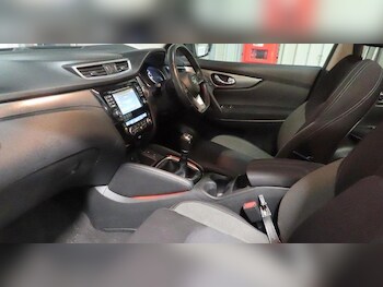 Used Nissan Qashqai 2018 for sale - 77496775: Photo
