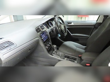 Used Volkswagen Golf 2018 for sale - 79116286: Photo