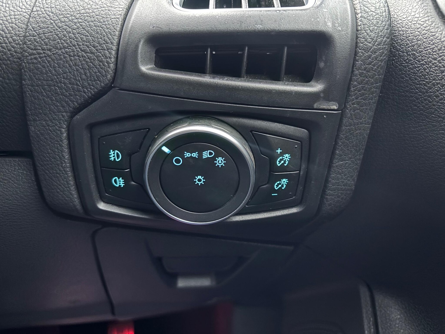 Used Ford Focus 2017 for sale - 77057509: Photo 15