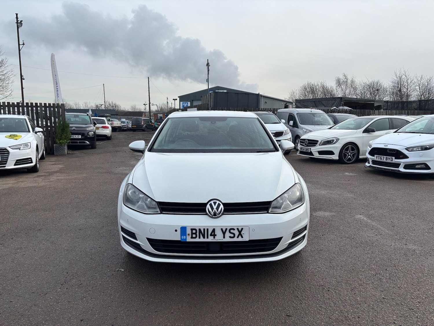 Used Volkswagen Golf 2014 for sale - 77131497: Photo 2