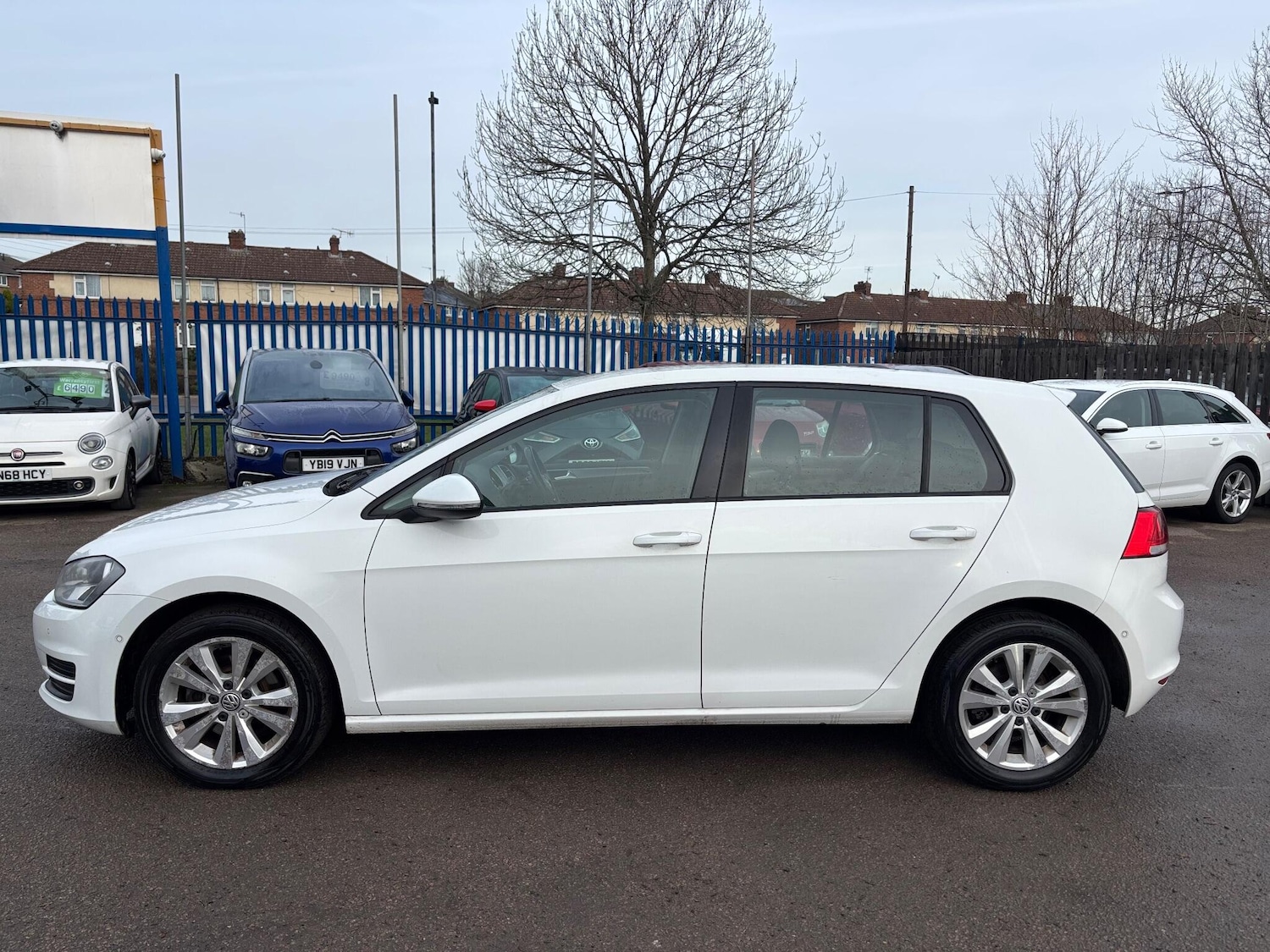 Used Volkswagen Golf 2014 for sale - 77131497: Photo 3