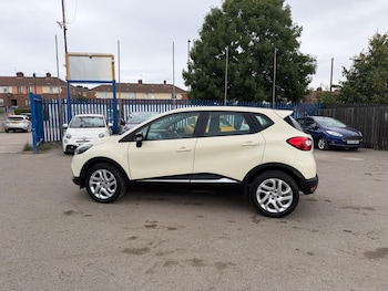 Used Renault Captur 2016 for sale - 79544235: Photo