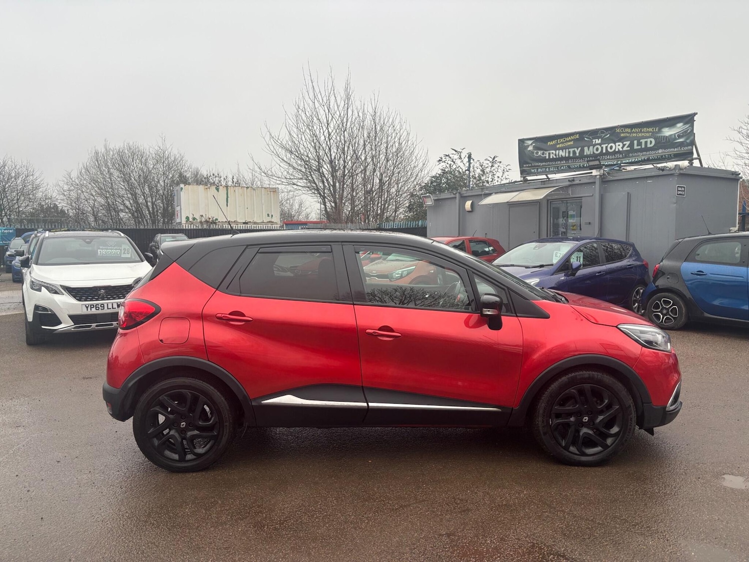 Used Renault Captur for sale - 77484328: Photo 2