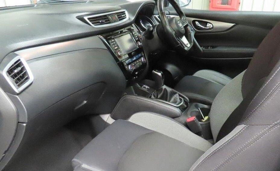 Used Nissan Qashqai 2017 for sale - 76671175: Photo 2