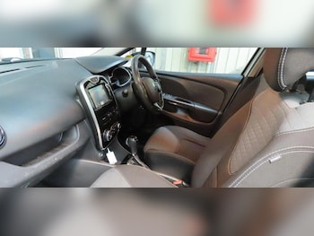 Used Renault Clio 2015 for sale - 76440673: Photo