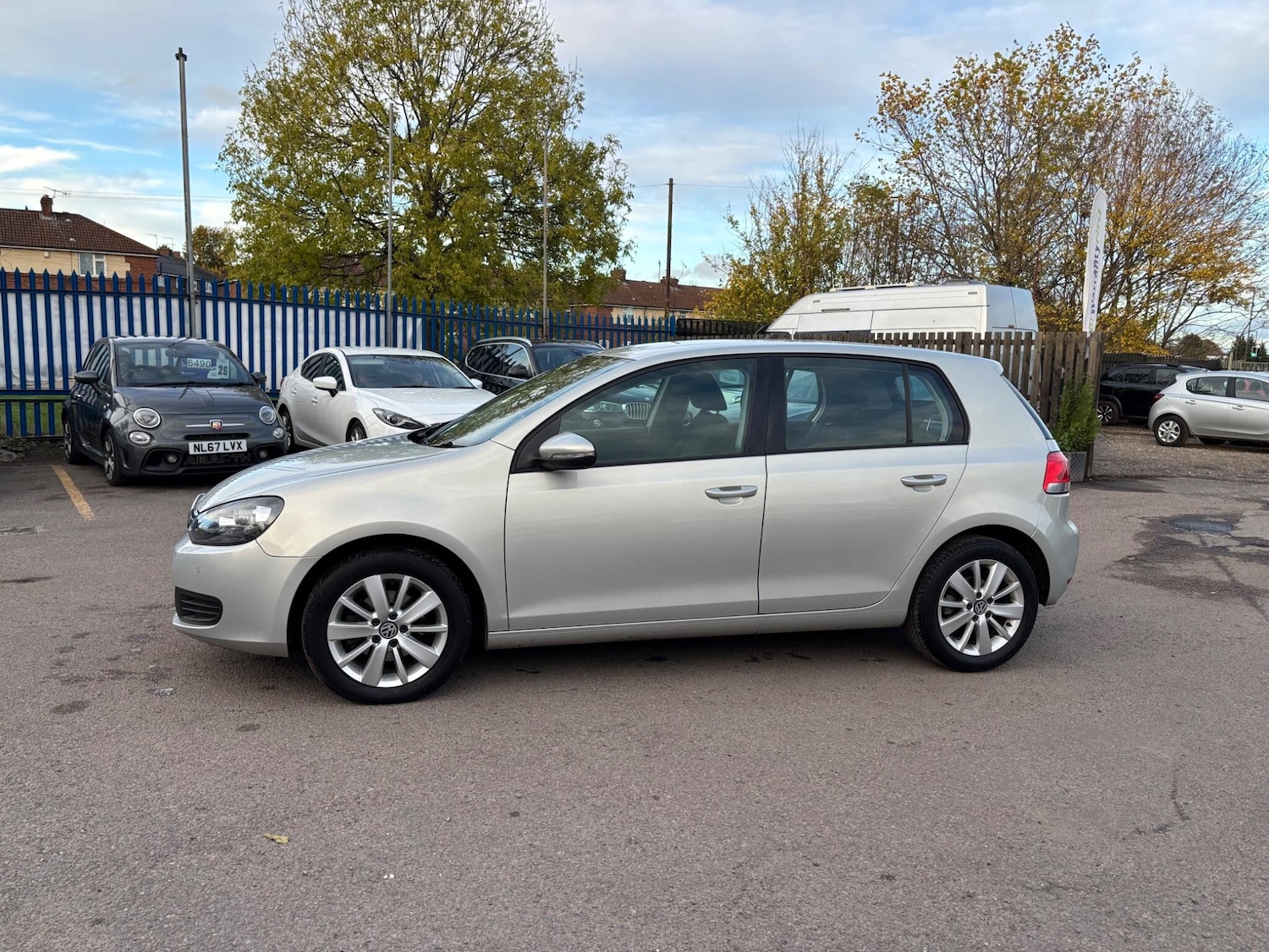 Used Volkswagen Golf 2010 for sale - 76441003: Photo 2