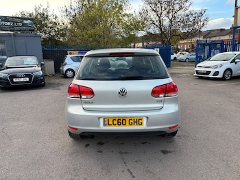 Used Volkswagen Golf 2010 for sale - 76441003: Photo