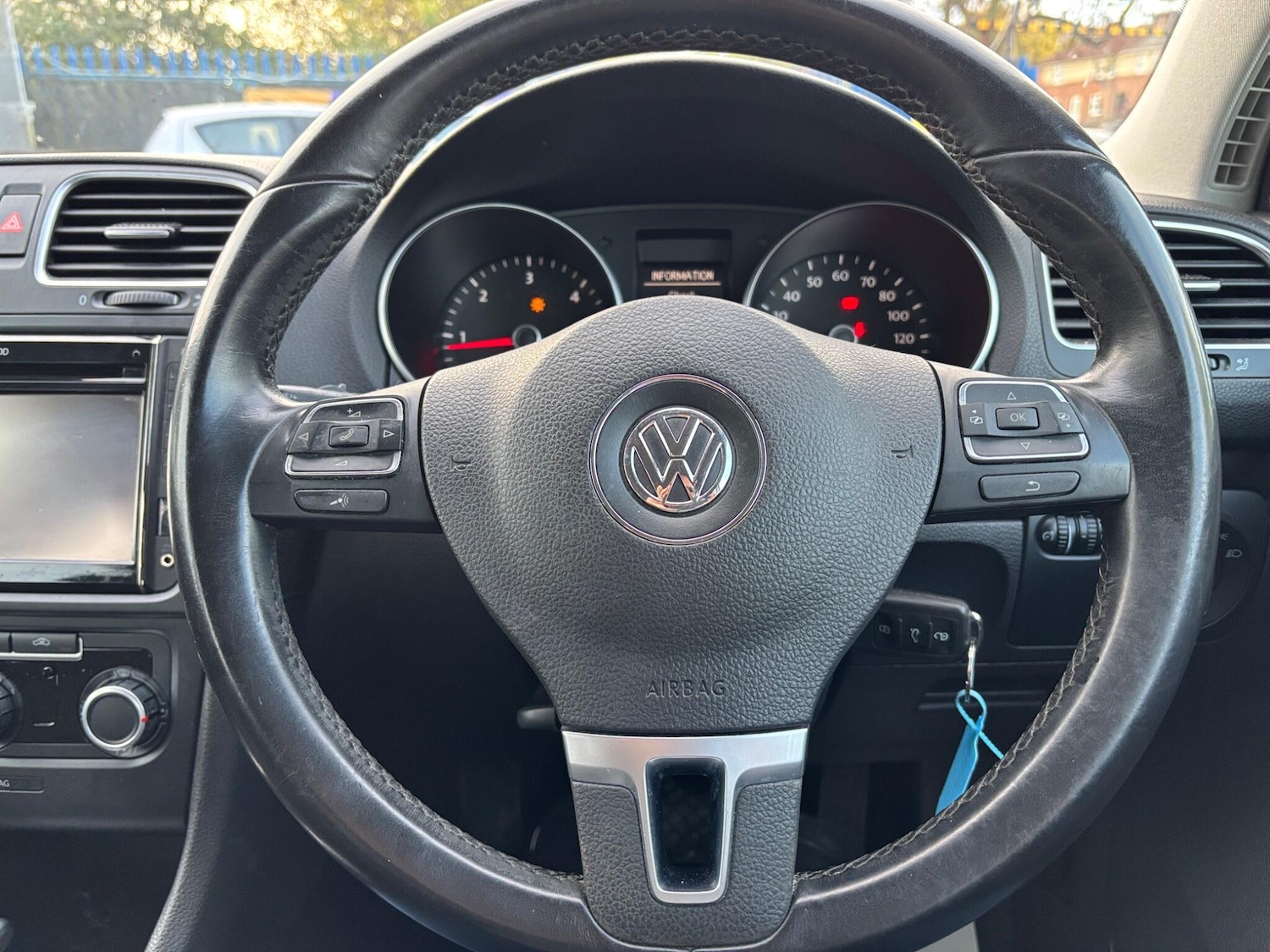 Used Volkswagen Golf 2010 for sale - 76441003: Photo 9