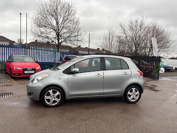 Used Toyota Yaris 2010 for sale - 76765090: Photo