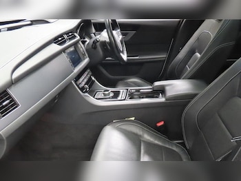 Used Jaguar XF 2017 for sale - 78261014: Photo