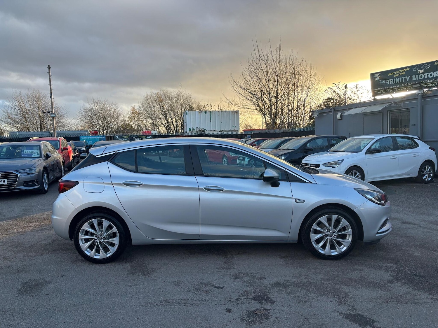 Used Vauxhall Astra 2017 for sale - 76926048: Photo 2