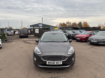 Used Ford Fiesta 2018 for sale - 76512120: Photo