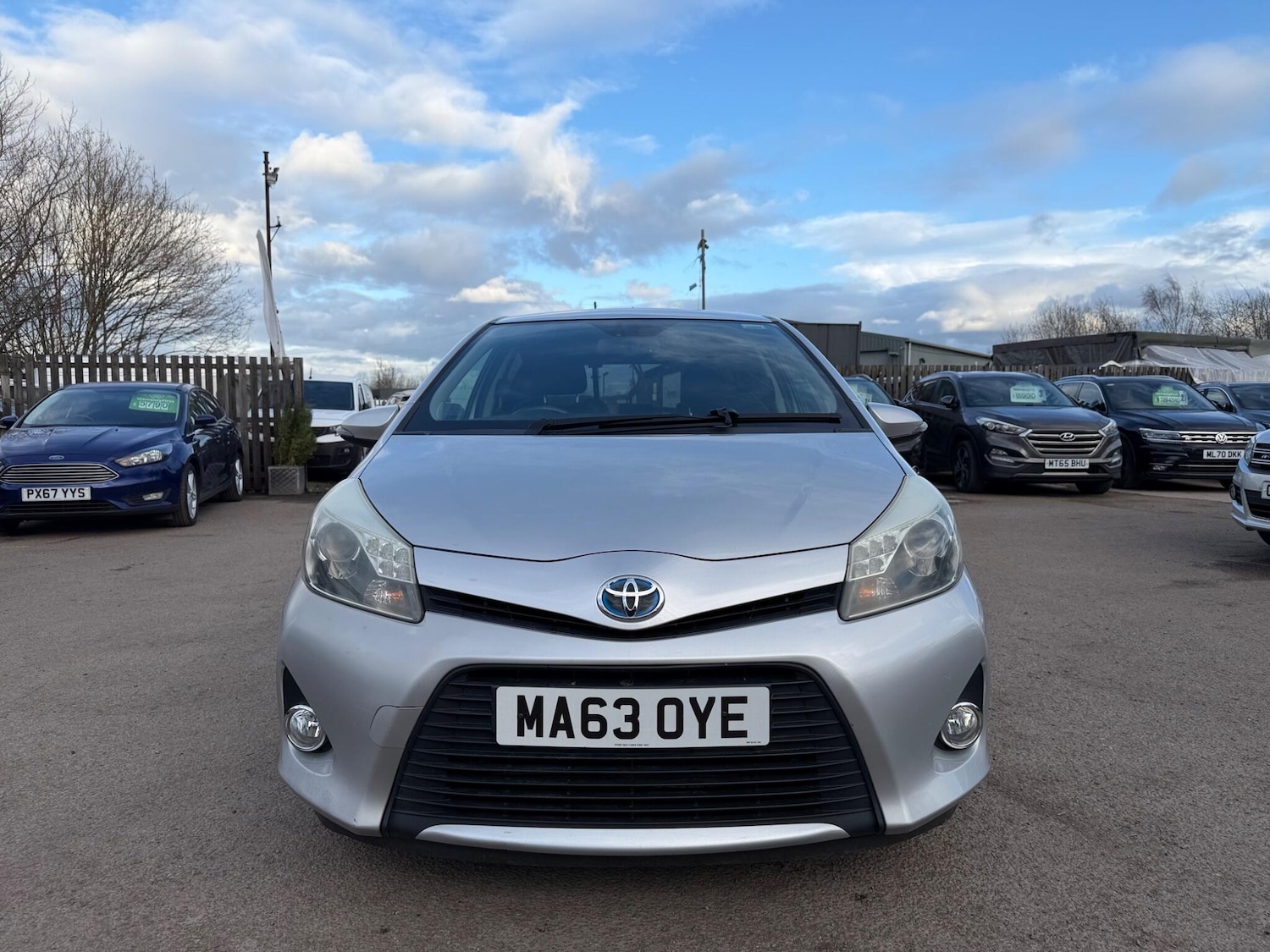 Used Toyota Yaris 2013 for sale - 77882711: Photo 2