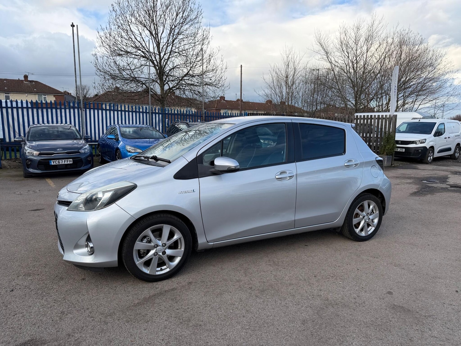 Used Toyota Yaris 2013 for sale - 77882711: Photo 3