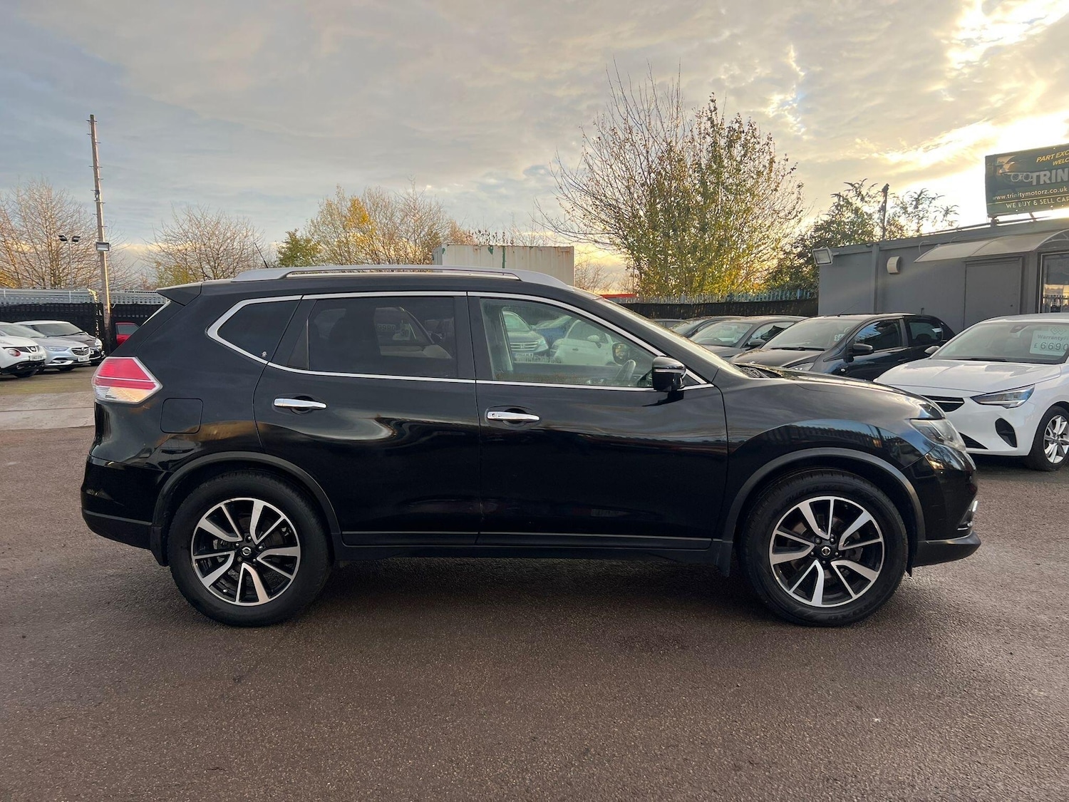 Used Nissan X-Trail 2015 for sale - 76781460: Photo 2