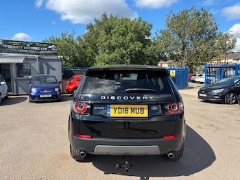 Used Land Rover Discovery Sport 2018 for sale - 75577196: Photo