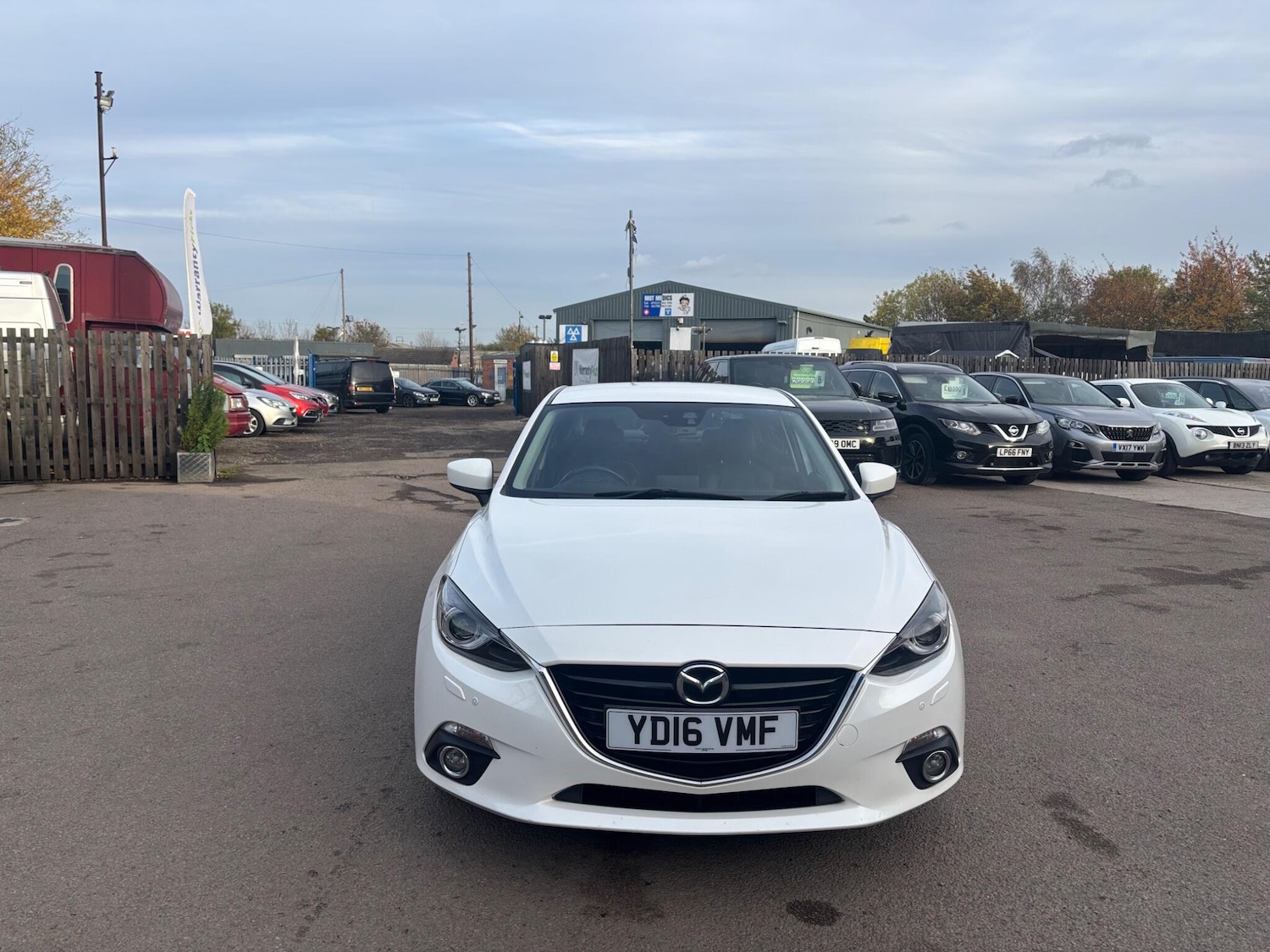Used Mazda Mazda3 2016 for sale - 76409112: Photo 2