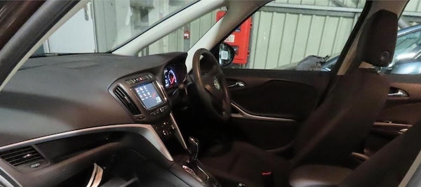 Used Vauxhall Zafira Tourer 2017 for sale - 76295033: Photo 2