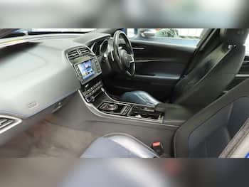 Used Jaguar XE 2018 for sale - 79657739: Photo