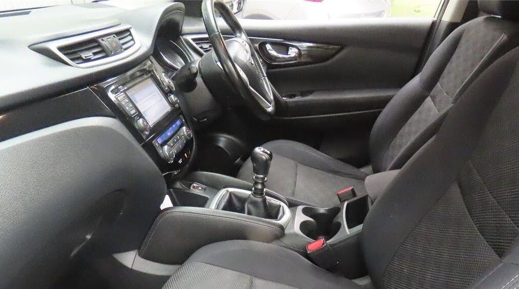 Used Nissan Qashqai 2015 for sale - 78072532: Photo 2
