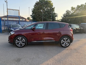 Used Renault Scenic 2017 for sale - 79181540: Photo