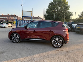 Used Renault Scenic 2017 for sale - 79181540: Photo