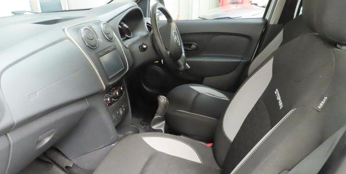 Used Dacia Sandero Stepway 2016 for sale - 77898225: Photo 2