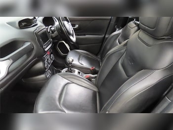 Used Jeep Renegade 2016 for sale - 75757490: Photo