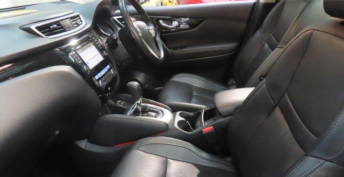 Used Nissan Qashqai 2017 for sale - 77400597: Photo 2