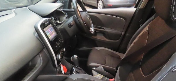 Used Renault Clio 2015 for sale - 76337437: Photo 2