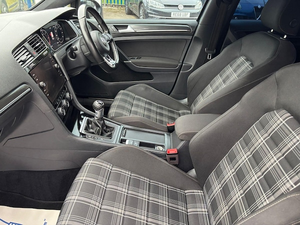 Used Volkswagen Golf 2017 for sale - 76294794: Photo 11